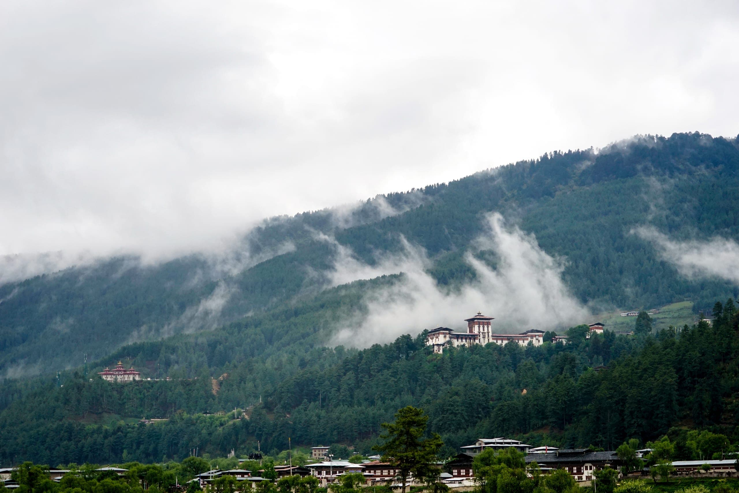 Bumthang Choekhor valley — Jakar Dzong, the apple orchards, the religious circuit