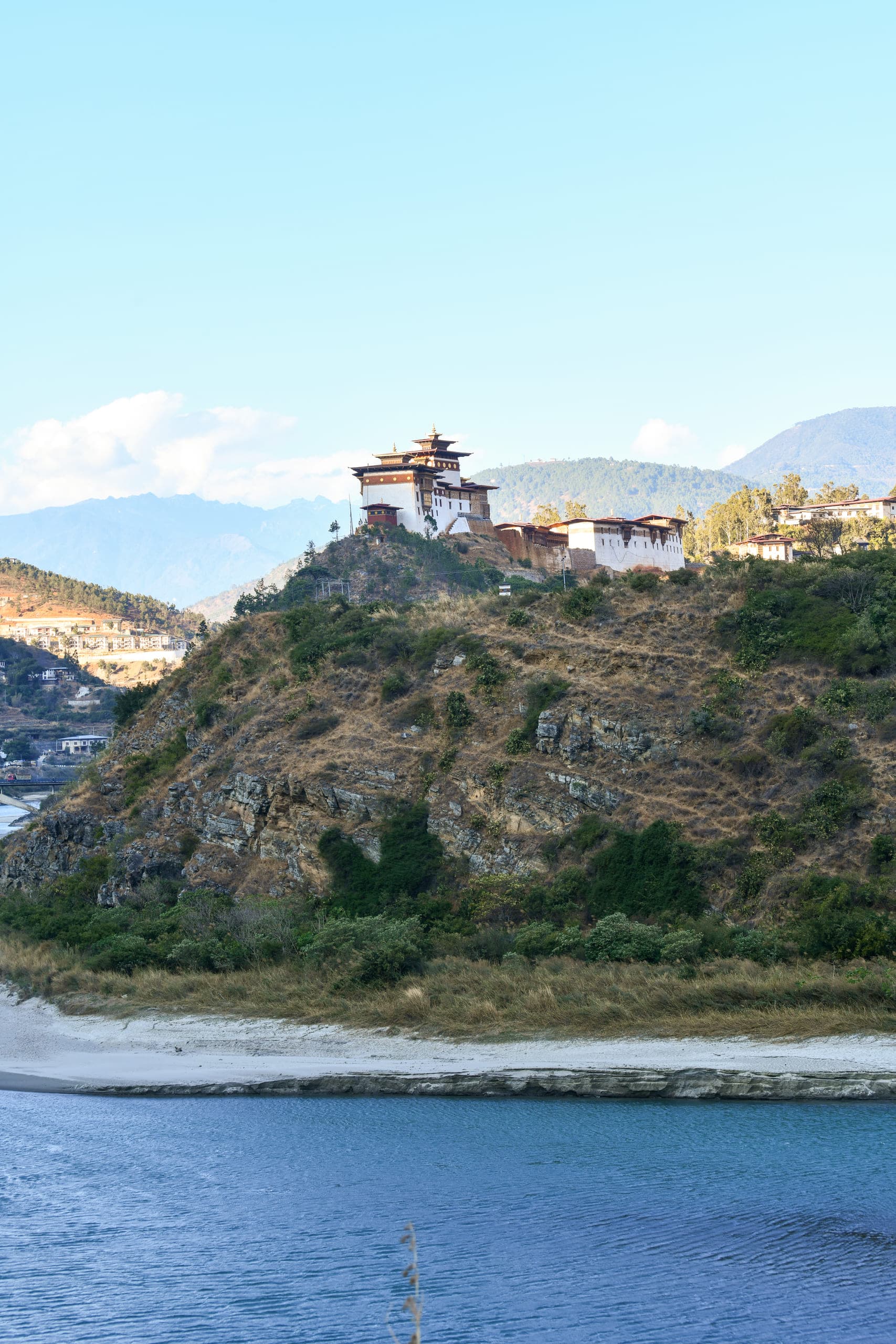 Wangdue Phodrang Dzong above the river
